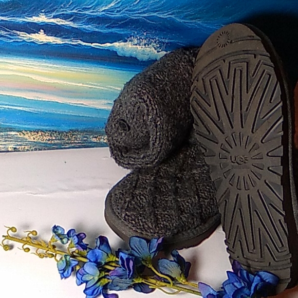 UGG - Picture 3 of 4